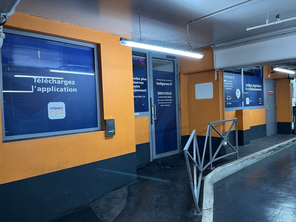 Bureaux vitrophanie parking INDIGO Nice