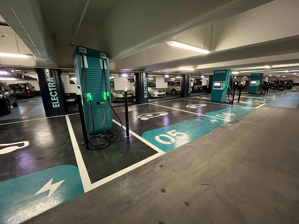 Station-fast-charge-Magenta